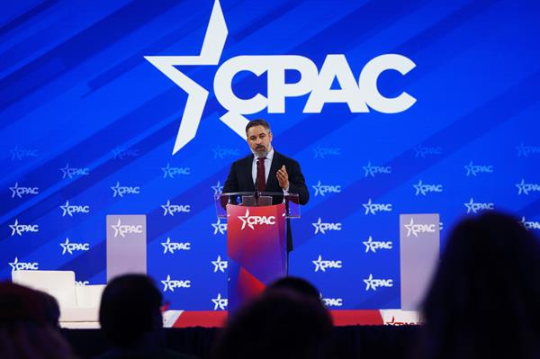 El líder del partido español VOX, Santiago Abascal, habla en la Conferencia de Acción Política Conservadora (CPAC) 2025 en National Harbor, Maryland, EE. UU., el 20 de febrero de 2025. La CPAC es una conferencia política anual a la que asisten activistas conservadores y funcionarios electos de todo Estados Unidos y el mundo. (EFE/EPA/Will Oliver) 