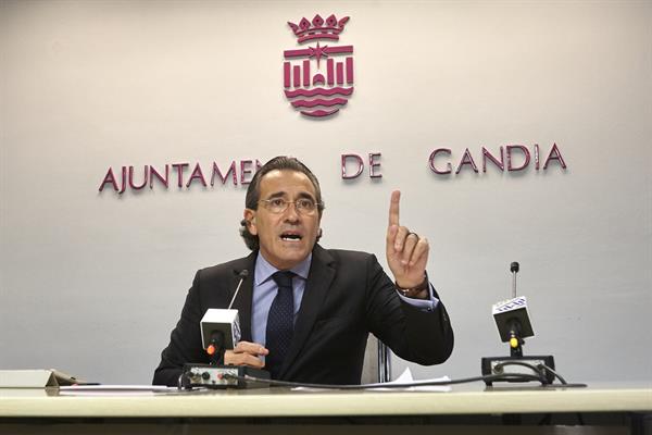 29/01/2016 12:00 (UTC)
Crédito:
EFE
Fuente:
EFE
Autor:
NATXO FRANCÉS
Temática:
Justicia e interior » Criminalidad/sucesos
Personajes:
ARTURO TORRÓ (PP VALENCIA)
Imagen de archivo de Arturo Torró, exalcalde del PP en el ayuntamiento de Gandía (Valencia). (EFE/Natxo Francés)