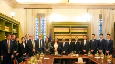 Senadores italianos ofrecen una cálida recepción a Shen Yun y a su espectáculo de China antes del comunismo