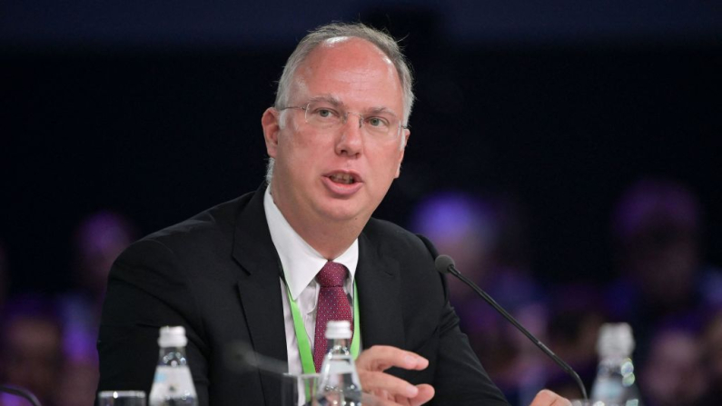 Kirill Dmitriev, director ejecutivo del Fondo de Inversión Directa, asiste a una mesa redonda en el marco del foro Artificial Intelligence Journey (AIJ), en Moscú, el 9 de noviembre de 2019. (Sergei Gunyev/ Sputnik / AFP vía Getty Images)