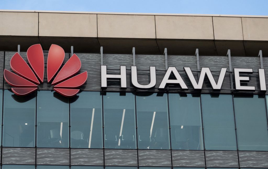 El Gobierno usa normas de seguridad obsoletas de 2020 para seguir contando con Huawei