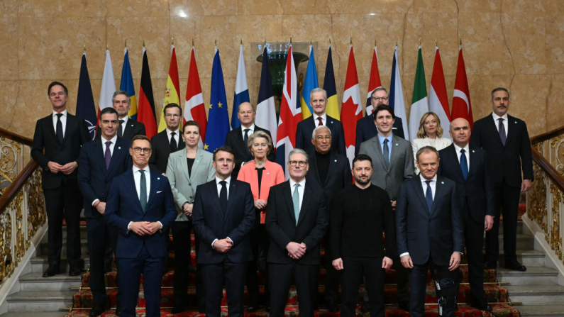 El primer ministro de España, Pedro Sánchez participa con los líderes de la Cumbre de Alto Nivel el 2 de marzo de 2025, en Lancaster House en Londres, Inglaterra. (Justin Tallis - WPA Pool/Getty Images)