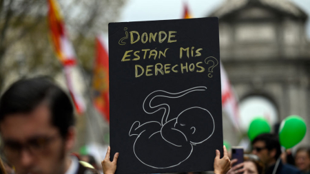 La oración no es delito: una sentencia histórica absuelve a activistas provida denunciados por una clínica abortiva