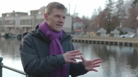 Experto revela cómo la propaganda comunista también llegó a los medios de comunicación alemanes