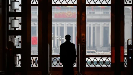 Inusuales cambios de funcionarios del PCCh indican un debilitamiento del poder de Xi, según analistas