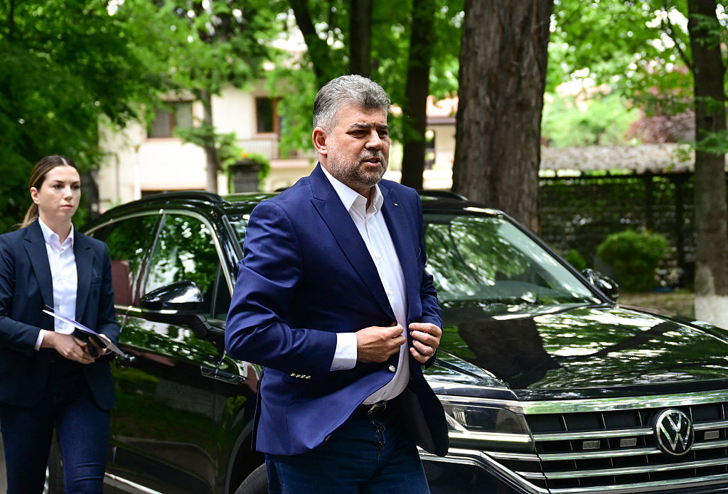 Primer ministro de Rumanía dimite tras arrasar el candidato de derecha en primera vuelta