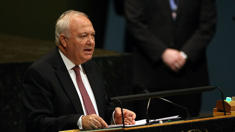 El ministro de Asuntos Exteriores español, Miguel Ángel Moratinos Cuyaube, se dirige al 62.º periodo de sesiones de la Asamblea General de las Naciones Unidas en la sede de la ONU el 28 de septiembre de 2007 en la ciudad de Nueva York.  (Foto de Mario Tama/Getty Images)