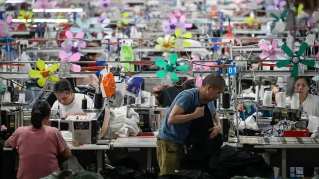 EE. UU. suprime exención «de minimis» que beneficiaba a plataformas chinas en línea y tráfico de drogas