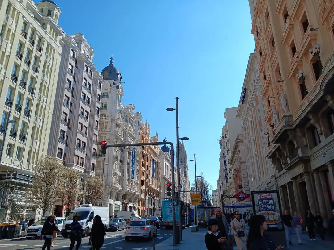 Chinos residentes continúan liderando la compraventa de viviendas en Madrid