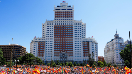 Decenas de miles de personas se manifiestan en Madrid contra el Gobierno