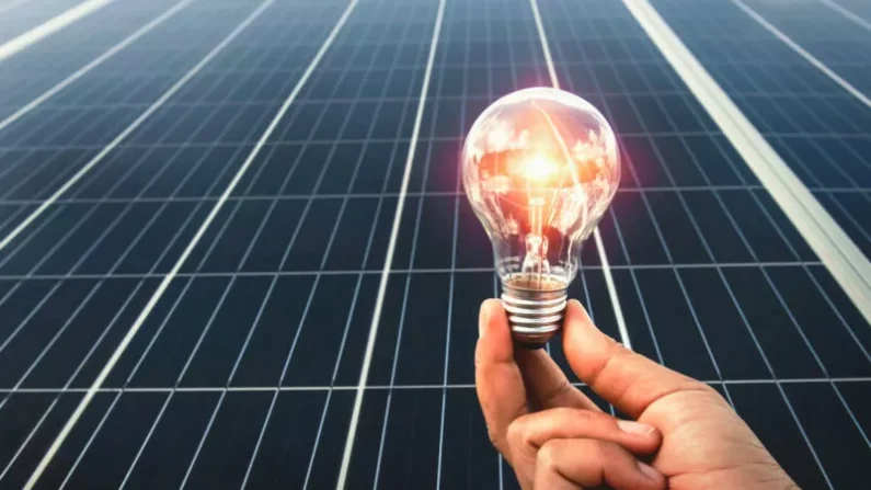 Gracias a los centros de datos con IA, la demanda energética será aún mayor en el futuro que en la actualidad. Foto: lovelyday12/iStock
