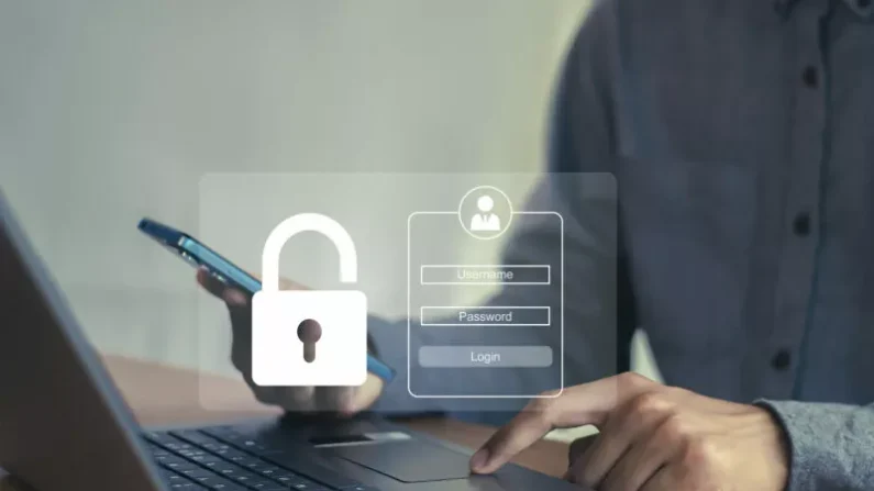
Para mayor seguridad en Internet, los usuarios deberían cambiar sus contraseñas de vez en cuando.
Foto: bancha singchai/iStock
