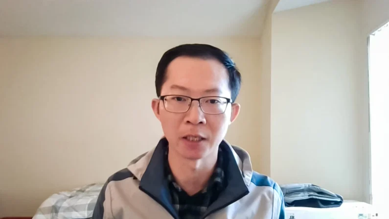 uo Zhifei, exfuncionario del Gobierno local chino que ahora vive en Estados Unidos, habla durante una entrevista en vídeo con la edición china de The Epoch Times en abril de 2025. Luo afirma que huyó de China tras denunciar la falsificación de datos sobre la ganadería utilizados para cumplir los objetivos del PIB, así como los malos tratos infligidos a los agricultores por el régimen. (The Epoch Times)
