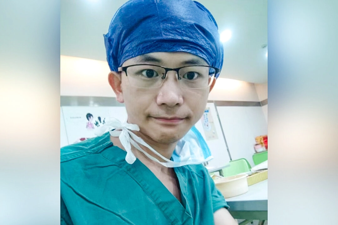 Aumentan las dudas sobre la muerte de un médico interno que denunció el tráfico de órganos en un hospital chino