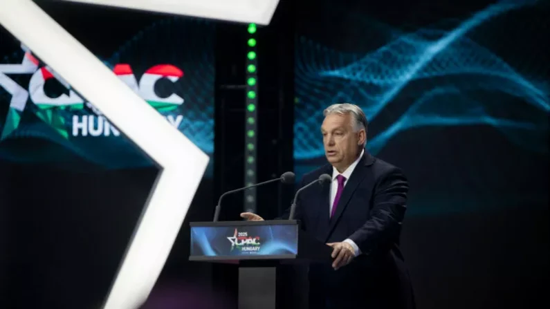 El primer ministro Viktor Orbán pronuncia un discurso en la inauguración de la CPAC (Conferencia de Acción Política Conservadora), de dos días de duración, en el Centro de Congresos de Budapest el 29 de mayo de 2025.
Foto: Oficina del Gabinete del Primer Ministro de Hungría
