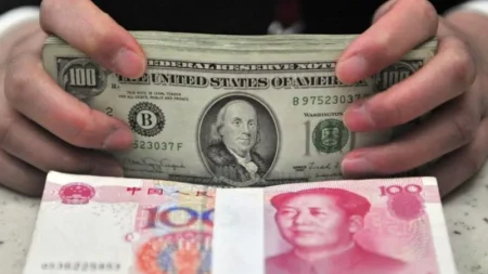 Menos dólares, más oro: Pekín retira miles de millones a EE. UU.