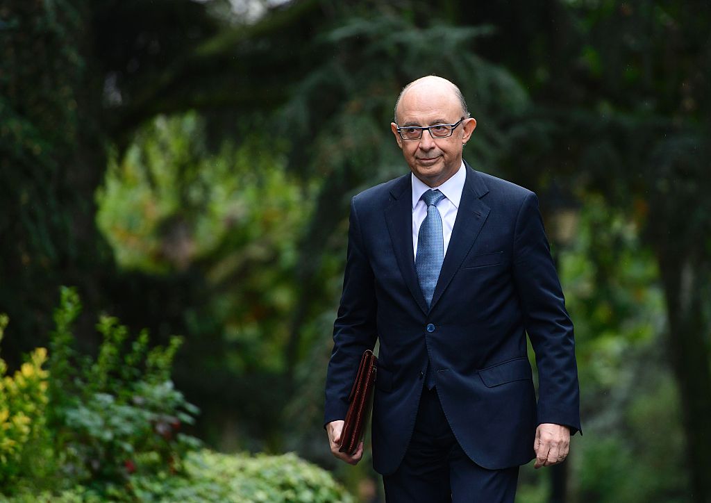 Cristóbal Montoro, investigado por usar «una red de influencias» para beneficiar a empresas gasistas