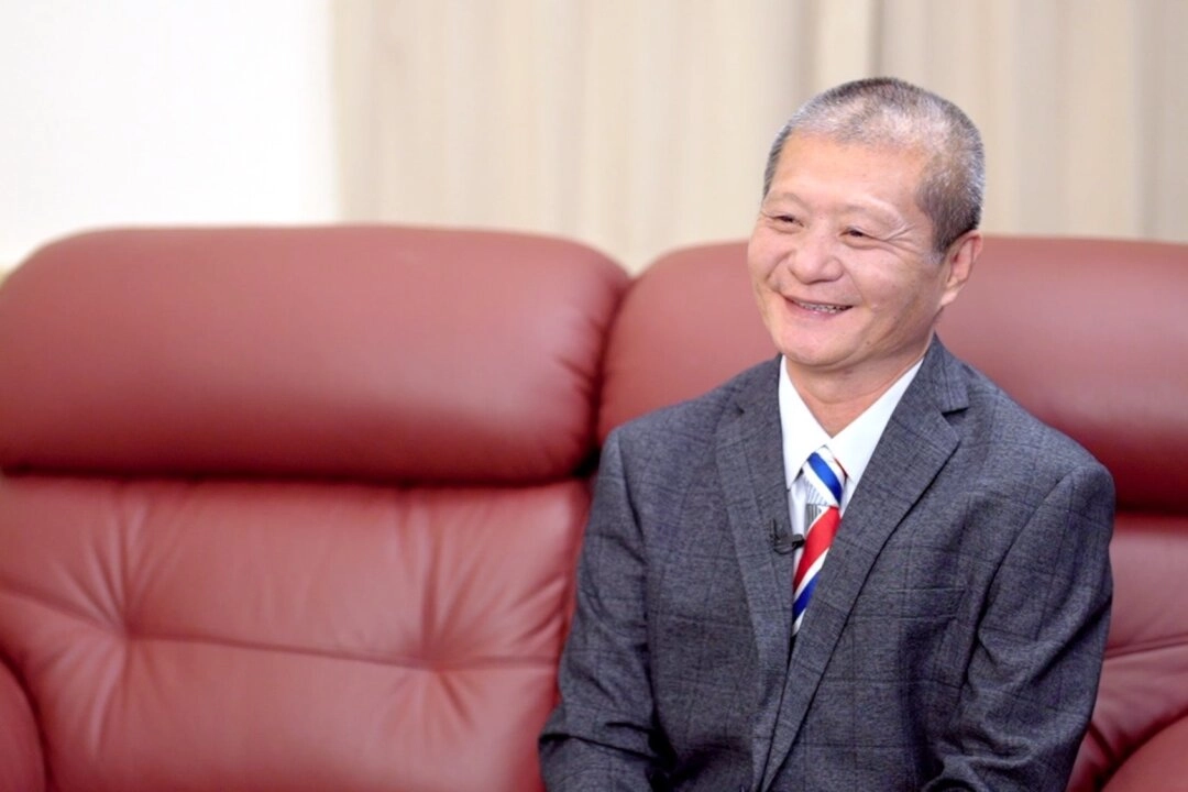 Empresario taiwanés traicionado por el PCCh y rescatado por la fe