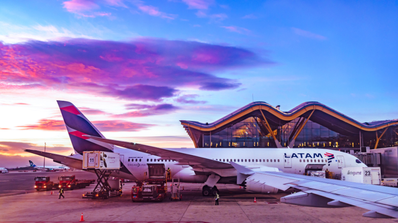 Aeropuerto de Adolfo Suárez-Barajas en Madrid. Foto: Shutterstock.