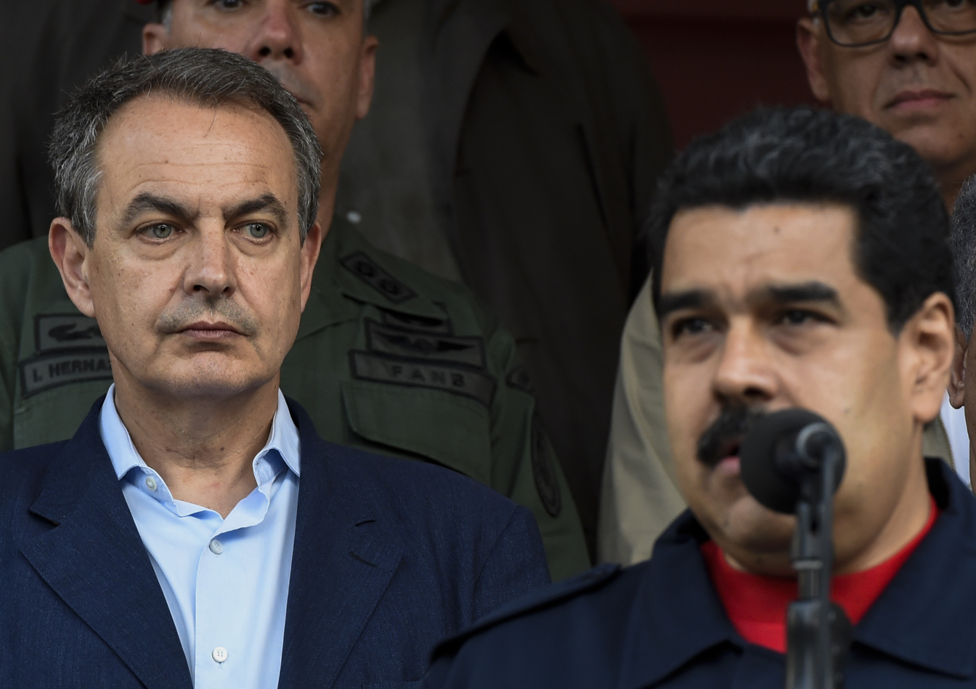 Zapatero bajo fuego: Manos Limpias lanza dosier explosivo en EE. UU. y pide a Washington que lo sancione