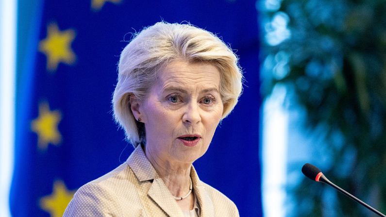BRUSELAS, BÉLGICA - 16 DE SEPTIEMBRE: La presidenta de la Comisión Europea, Ursula von der Leyen, se dirige a la audiencia durante la conferencia «Un año después del Informe Draghi», celebrada en el edificio Charlemagne de la UE el 16 de septiembre de 2025 en Bruselas, Bélgica. (Foto de Omar Havana/Getty Images)
