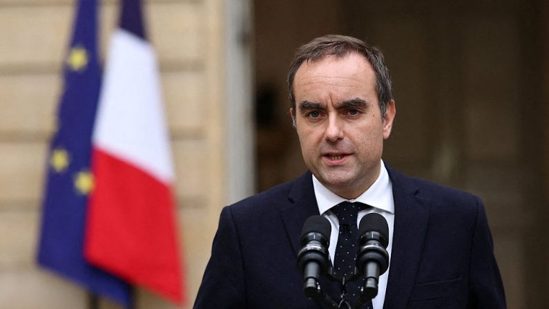 Francia sumida en el caos político y económico tras la sorpresiva dimisión del primer ministro