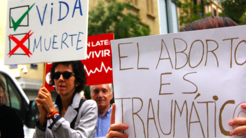 Convocatoria de Hazte Oír frente al Ayuntamiento de Madrid, el 24 de octubre de 2025. (Gentileza Hazte Oír)
