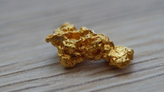 El precio del oro supera los 4000 dólares por primera vez