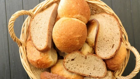 ¡No vuelvas a tirar el pan duro! Aquí tienes siete recetas deliciosas y fáciles para aprovecharlo