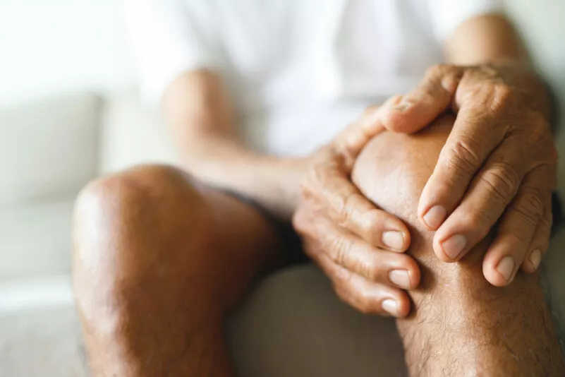 ¿Le cruje la rodilla?: tres terapias no farmacológicas para la osteoartritis de rodilla