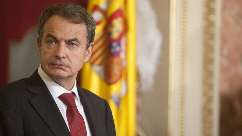 MADRID, ESPAÑA - 6 DE DICIEMBRE: El presidente José Luis Rodríguez Zapatero asiste al 32.º aniversario de la Constitución Española en el Congreso de los Diputados el 6 de diciembre de 2010 en Madrid, España. La Constitución Española se promulgó en 1978 como parte de la transición a la democracia. (Foto de Eduardo Parra/Getty Images).
