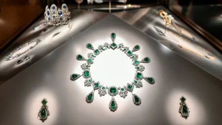 Las suntuosas historias detrás de las joyas robadas en el Louvre