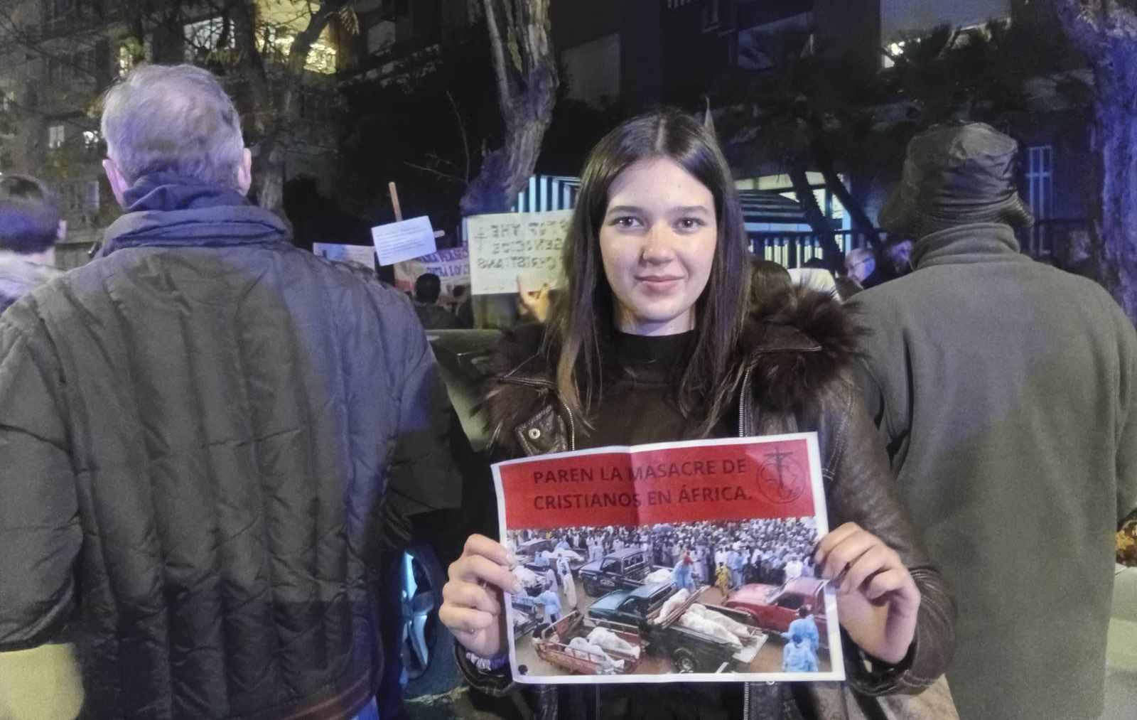 Madrid alza la voz: «El genocidio cristiano debe detenerse ya», corean miles ante la embajada de Nigeria