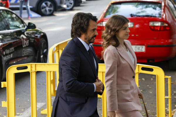 Alberto González Amador, novio de la presidenta de la Comunidad de Madrid, Isabel Díaz Ayuso, a su llegada este lunes al Tribunal Supremo, donde prosigue el juicio al fiscal general del Estado. (Álvaro García Ortiz. EFE/ Zipi)