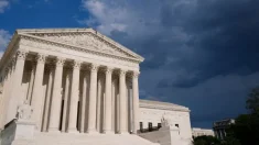 Solo hombres o mujeres en el pasaporte de EE. UU.: el Tribunal Supremo respalda a Trump