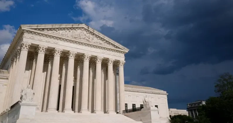 La Corte Suprema respalda a Trump.
El Tribunal Supremo respalda a Trump. Foto: Susan Walsh/AP/dpa