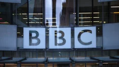 La BBC pide disculpas a Trump por engañar a los espectadores editando su discurso del 6 de enero