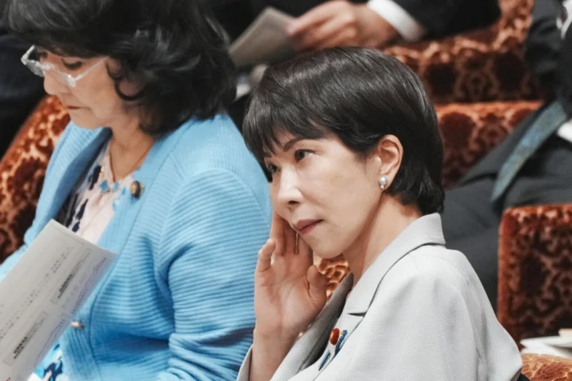 Un alto diplomático chino conmociona Japón al amenazar de muerte a la primera ministra del país