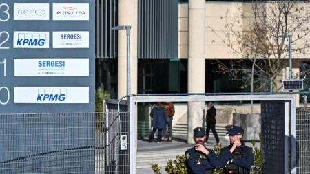 La Policía Nacional registra la sede de Plus Ultra por presunto blanqueo de capitales