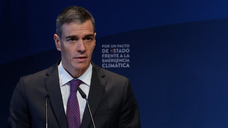 El presidente del Gobierno, Pedro Sánchez clausura el acto ‘Avanzando en el pacto de Estado frente a la emergencia climática’, este miércoles en el Círculo de Bellas Artes, en Madrid. EFE/Zipi Aragón