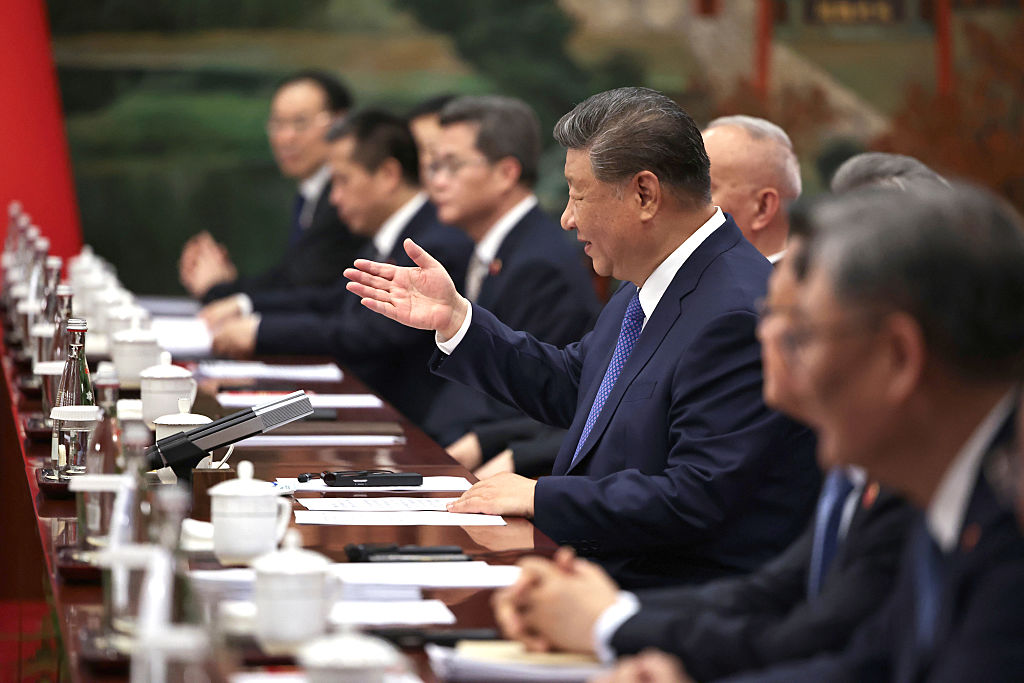 China blinda a Maduro en la ONU mientras EE. UU. estrecha el cerco sobre Caracas