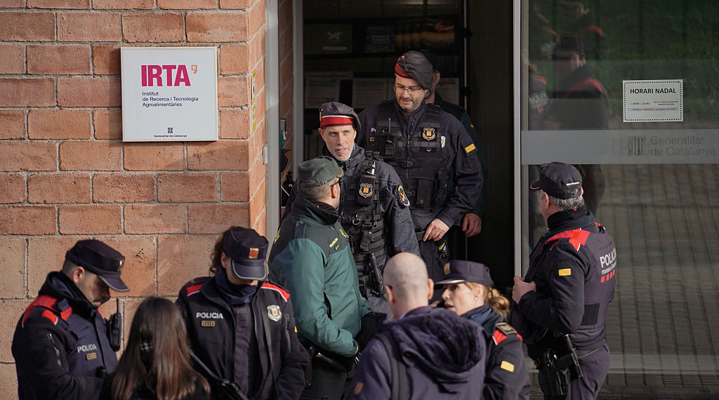 Peste porcina: Mozos y Guardia Civil registran laboratorios de IRTA-CReSA por orden judicial